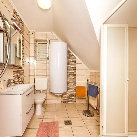 Gizella Haz Apartament *